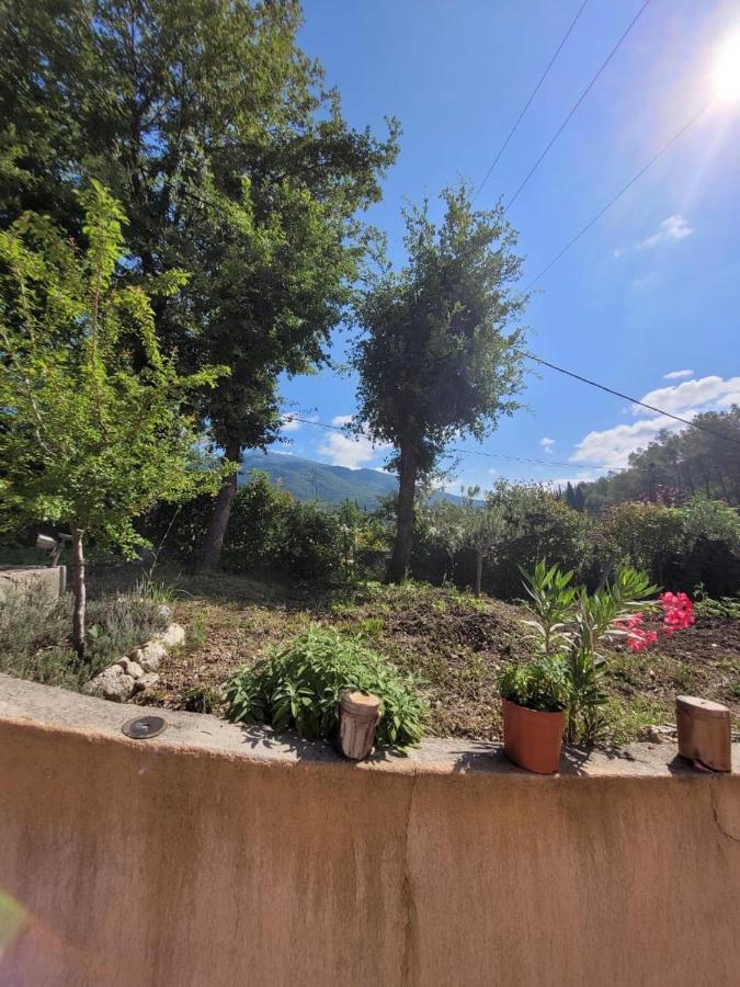 Studio Calme Et Agreable Avec Acces Jardin Partage Le Bar-sur-Loup Exterior foto