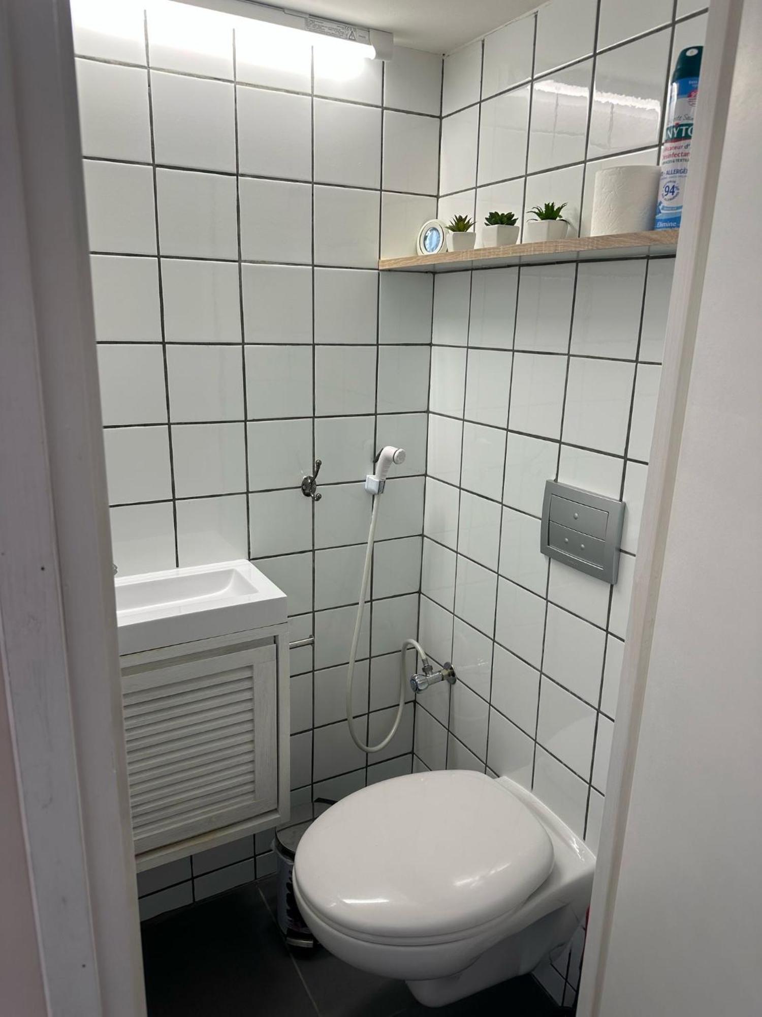 Studio Calme Et Agreable Avec Acces Jardin Partage Le Bar-sur-Loup Exterior foto